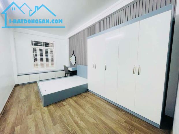 Lĩnh Nam - ngõ cực nông trung tâm phố , dt 28M giá 5.35 tỷ SĐ chính chủ