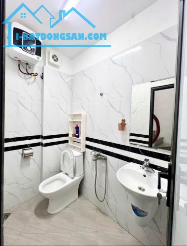 BÁN NHÀ NGÕ HOÀNG HOA THÁM 31M  5 TẦNG LO GÓC 2 THOÁNG GIÁ 5,75 TỶ - 3