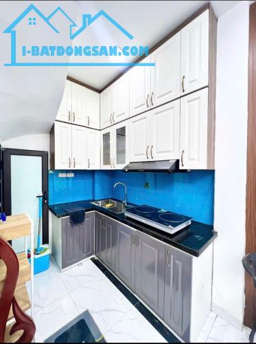 BÁN NHÀ NGÕ HOÀNG HOA THÁM 31M  5 TẦNG LO GÓC 2 THOÁNG GIÁ 5,75 TỶ