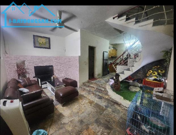 Bán Nhà Hoàng Văn Thái 51M x 3 Tầng, MT: 5M Chỉ 6,8 Tỷ. Phân lô, 30m ra ô tô tránh. - 1