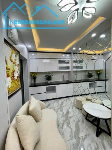 Bán Nhà Ngọc Hà 19M x 3T, MT: 5M Giá 4,1 Tỷ. 20M ra ô tô, Full nội thất. - 2