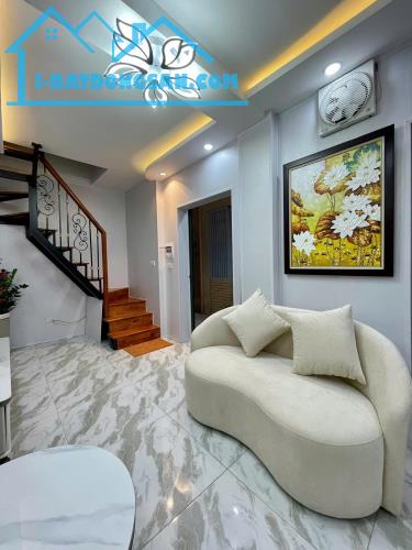 Bán Nhà Ngọc Hà 19M x 3T, MT: 5M Giá 4,1 Tỷ. 20M ra ô tô, Full nội thất. - 1