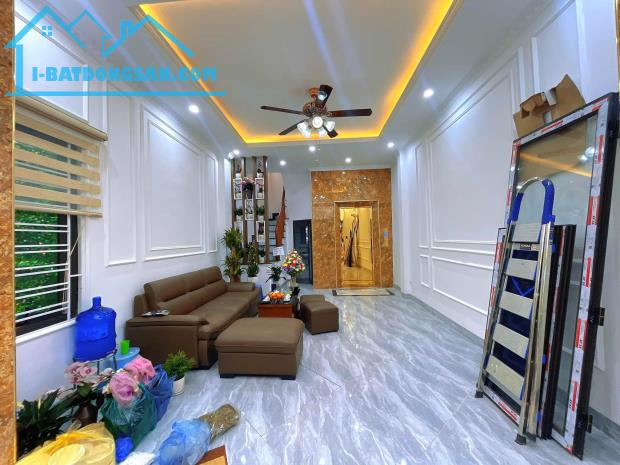 Phố Đào Tấn 38m2, 6T thang máy, MT4.5m đẹp long lanh hơn 8 tỷ hiếm quận Ba Đình