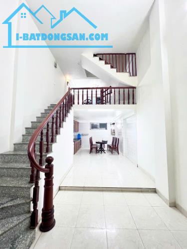 NHƯỢNG LẠI NHÀ CHÙA BỘC! LÔ GÓC 2 THOÁNG-FULL NỘI THẤT- KHỦNG DT47,6M x4TẦNG, GIÁ NHỈNH