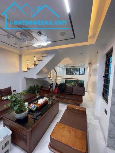 Siêu phẩm Lô Góc Nguyễn Văn Cừ, full nội thất, zá 8.2 tỷ - 1