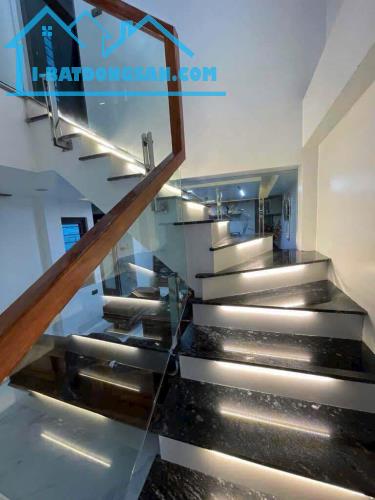 Siêu phẩm Lô Góc Nguyễn Văn Cừ, full nội thất, zá 8.2 tỷ - 3