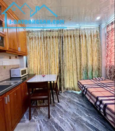 CHO THUÊ CĂN HỘ QUẬN 3 - BAN CÔNG RỘNG FULL NỘI THẤT - 1