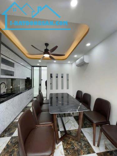 Nhà mặt ngõ Huỳnh Thúc Kháng DT36m, 7T, 18 tỷ. - 1