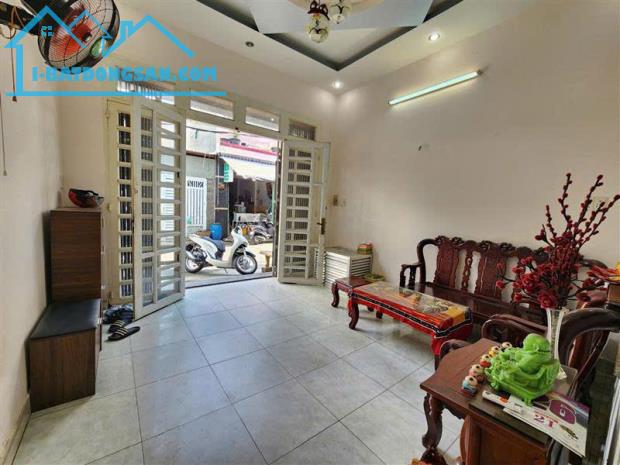 GIẢM MẠNH 400TR ⭐ KHÔNG LỘ GIỚI - SỔ VUÔNG A4 - NHÀ XINH 3 TẦNG - GIÁ 6 X TỶ. + Hẻm xe tải - 2