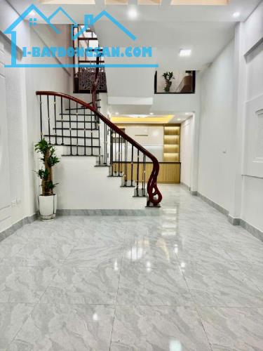 BẰNG LIỆT 36m , 5 tầng , 3,6 mặt tiền , 6.9 tỷ NHÀ ĐẸP - NGÕ THÔNG - GẦN Ô TÔ - TRƯỚC NHÀ
