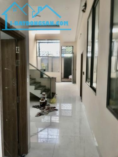 Bình Tân, Nhà biết thự đẹp 4 tầng,Dt 185 m2, ngang 8m, giá rẻ - 1
