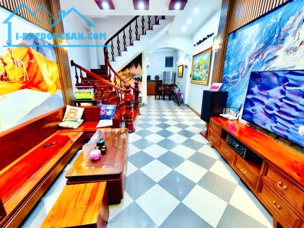 Nhà đẹp Lê Đức Thọ 62m2, 5T kd, ô tô, full nt, sổ vuông đẹp 12 tỷ hơn.