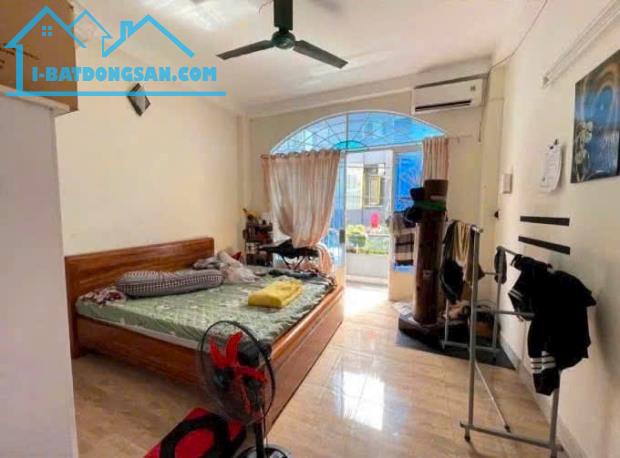 ( QUẬN 8 ) ÂU DƯƠNG LÂN, ÔTÔ ĐỔ CỬA, NHÀ MỚI Ở NGAY, THẲNG 1 TRỤC, NGANG 4.1M, 60M2, CHỈ 8
