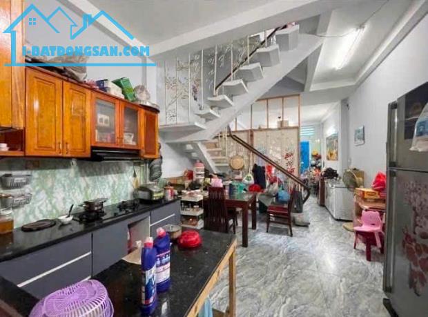 ( QUẬN 8 ) ÂU DƯƠNG LÂN, ÔTÔ ĐỔ CỬA, NHÀ MỚI Ở NGAY, THẲNG 1 TRỤC, NGANG 4.1M, 60M2, CHỈ 8 - 1