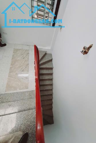HOT-BÁN NHÀ-NGỌC THUỴ-LONG BIÊN-NGÕ NÔNG-NHÀ ĐẸP-41m2,4 TẦNG,NHỈNH 6 Tỷ - 3