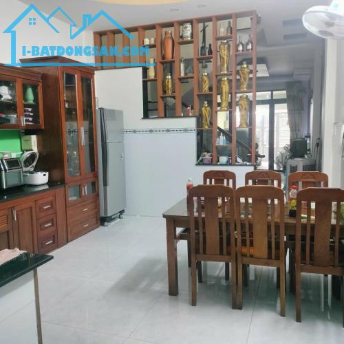 Nhà 3 tầng, ngay khu Công Nghệ Cao Q9, khu phân lô, 60m2, 4 PN, ở ngay, 5.2 tỷ - 2