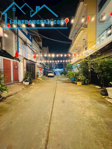 Nhà HXH Nguyễn Quý Yêm, An Lạc, Bình Tân. DT 48m2 x 2 tầng (4 x 12). Giá 4.7 tỷ TL.