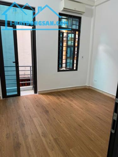 Bán nhà Giải Phóng, OTO, ngõ thông, 2 thoáng trước sau, 45m2 x 5T - 7.5 Tỷ - 2
