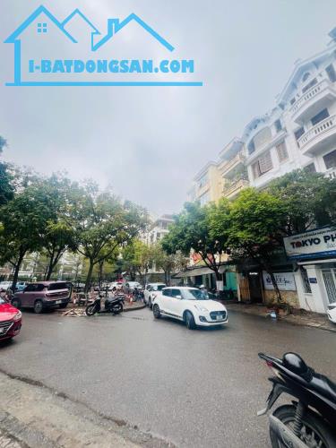 Phân lô view Công viên Trung Yên , vỉa hè kinh doanh văn phòng. DT 122m giá 42 tỷ - 2