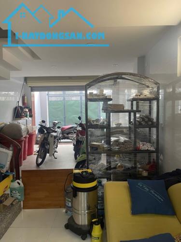 XE HƠI NGỦ TRONG NHÀ - 5 TẦNG - 4,3M x 15M - THANG MÁY - GẦN SÂN BAY - GIÁP PHÚ NHUẬN - 2