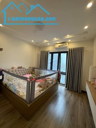 Cần bán gấp nhà đối diện Vườn Hoa Ngọc Lâm, khu vực trung tâm nhộn nhịp chỉ nhỉnh100tr/m2 - 1