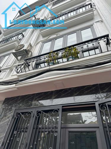 Cần bán gấp nhà đối diện Vườn Hoa Ngọc Lâm, khu vực trung tâm nhộn nhịp chỉ nhỉnh100tr/m2 - 3