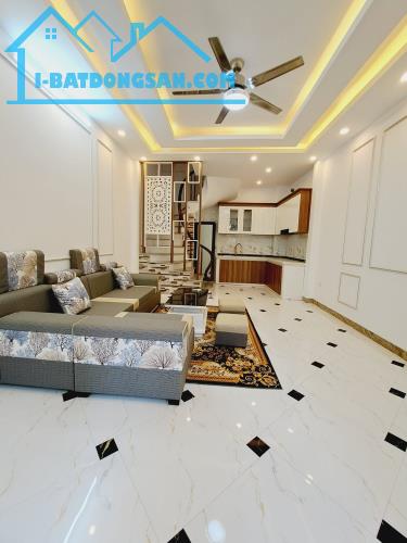 Bán Gấp Nhà Kim Giang - Ngõ Nông, Ô Tô Đỗ Cửa, Thoáng Sáng