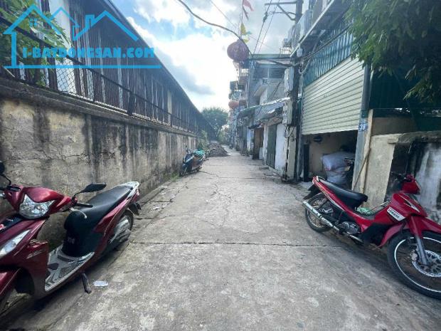 SỐC HIẾM- BÀN NHÀ NGUYỄN VĂN CỪ-LONG BIÊN--99M- GIÁ NHỈNH 8T - 1