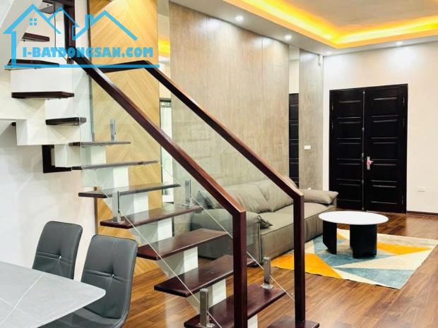 BÁN NHÀ 5 TẦNG, 43M2, CHÙA BỘC, ĐỐNG ĐA, GIÁ 9.2 TỶ - VỊ TRÍ VÀNG, SỔ HỒNG CHÍNH CHỦ - 2