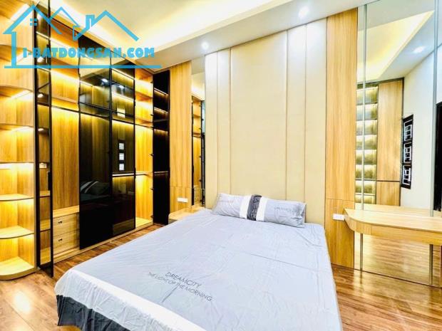BÁN NHÀ 5 TẦNG, 43M2, CHÙA BỘC, ĐỐNG ĐA, GIÁ 9.2 TỶ - VỊ TRÍ VÀNG, SỔ HỒNG CHÍNH CHỦ