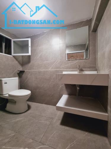 BÁN NHÀ RA TIỀN ĐƯỜNG QUAN NHÂN - CÓ KHOẢNG SÂN RỘNG BÊN CẠNH NHÀ - 1