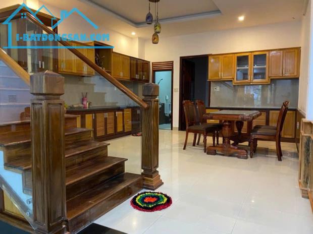 Bán nhà đường Hoàng Quốc Việt Thành Phố Huế