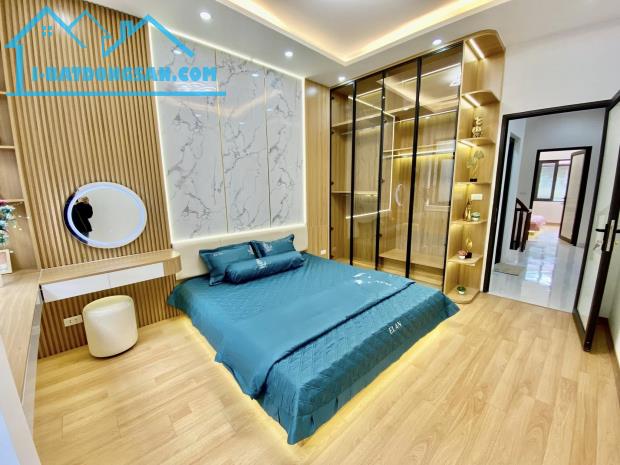 Kim Ngưu 50 m2, 5 tầng ở luôn, ngõ to, thông suốt, gần ô tô - 2