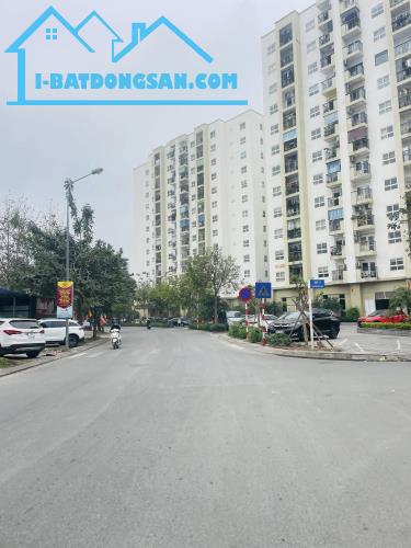 BÁN NHÀ NGUYỄN VĂN CỪ LONG BIÊN 42M2 6T NHỈNH 12 TỶ THANG MÁY GARA 2 Ô TÔ - 5