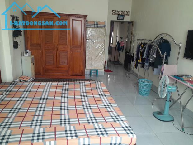 ♣ Nhà Kiệt Hoàng Diệu, 105m2, ngang 9m vuông, ngăn 2 căn 2 tầng cổng riêng, 4.x tỷ - 3