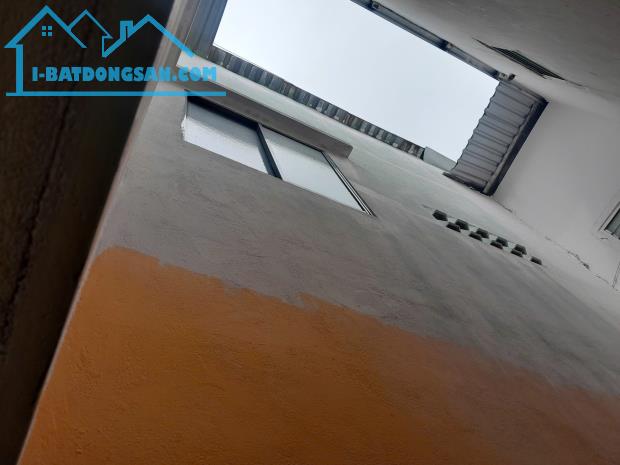 ♣ Nhà Kiệt Hoàng Diệu, 105m2, ngang 9m vuông, ngăn 2 căn 2 tầng cổng riêng, 4.x tỷ - 4