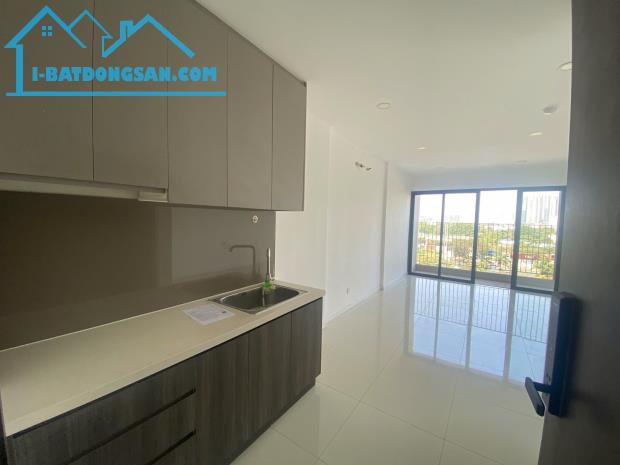 Bán căn Officetel 37m2 Nội thất cơ bản tại Lavida Plus Q7 đối diện SC Vivo City
