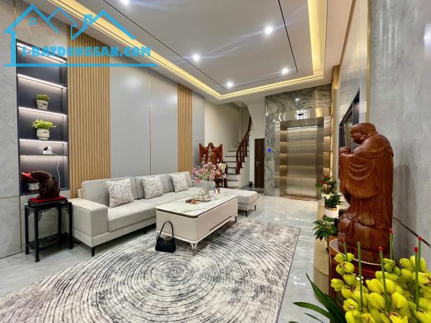 Nhà đẹp phố Đàm Quang Trung- 45m, 7 tầng, MT 5,5m, thang máy xịn sò, nhỉnh 9 tỷ