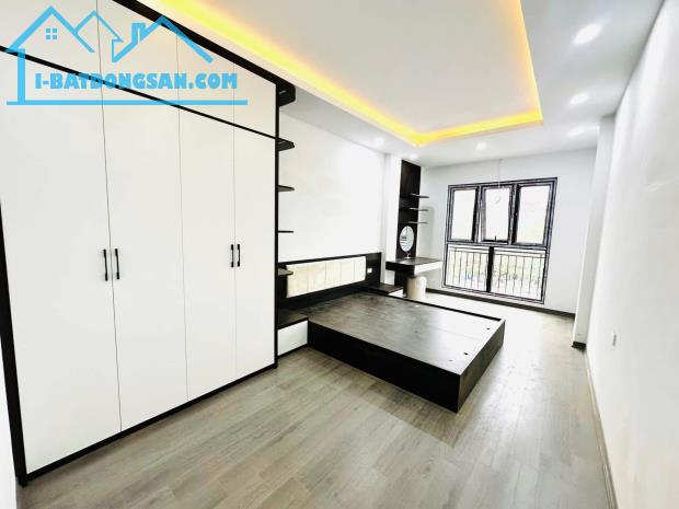 BÁN NHÀ LẠC LONG QUÂN - CẦU GIẤY, 35M², 6 TẦNG, THANG MÁY - NHÀ MỚI, DÂN TRÍ CAO - 8.6 TỶ - 1