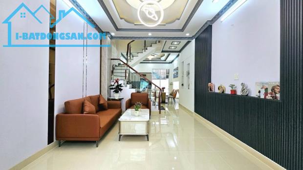 Nhà đẹp, nội thất không thiếu thứ gì - Giá nhỉnh 6 tỏi - Tại Tây Hồ