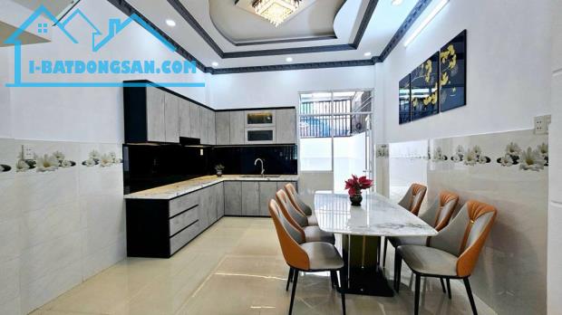 Nhà đẹp, nội thất không thiếu thứ gì - Giá nhỉnh 6 tỏi - Tại Tây Hồ - 1