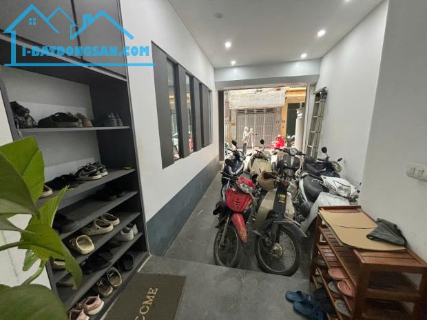 Cho thuê nhà ngõ ô tô Hoàng Quốc Việt, 6 tầng, 60m2, mặt tiền 7m làm TT dạy học, Spa, VP