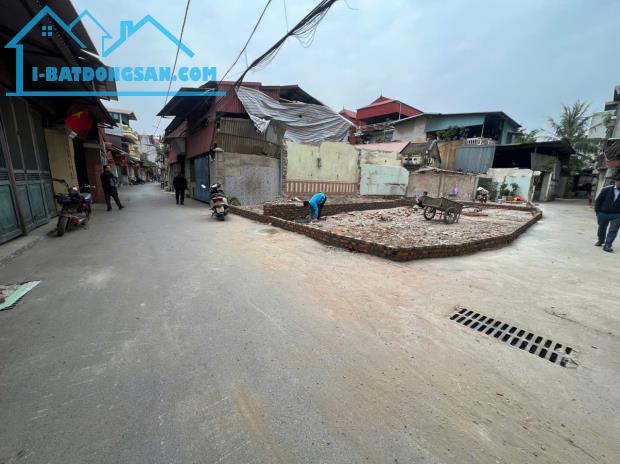 CHÍNH CHỦ CẦN BÁN GẤP HƯƠNG MẠC  -  TỪ SƠN - BẮC NINH NGAY SÁT VÁCH ỦY BAN PHƯỜNG 
 Dt :