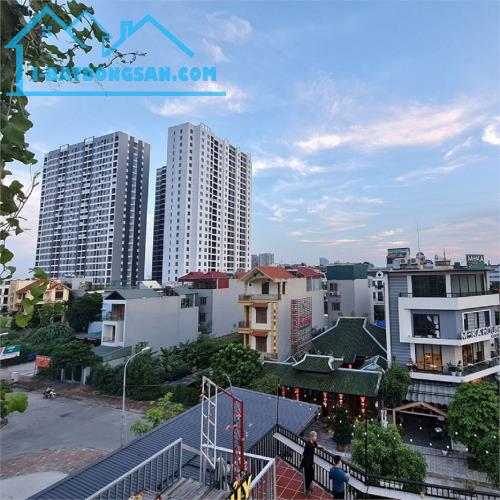 Bán nhà tặng sổ đỏ 200m2 trục chính Đa Tốn, Gia Lâm. Lh 0989894845 - 2