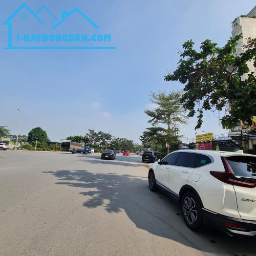 Bán nhà tặng sổ đỏ 200m2 trục chính Đa Tốn, Gia Lâm. Lh 0989894845 - 3