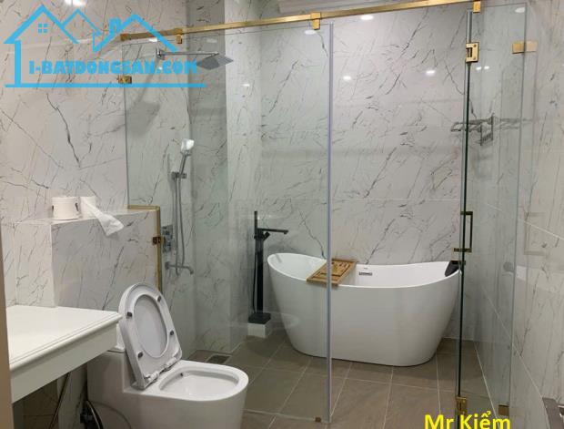 Cần bán nhanh căn Shophouse Regal Pavillon 5 tầng- Thang máy đường Hóa Sơn 10, Hải Châu,