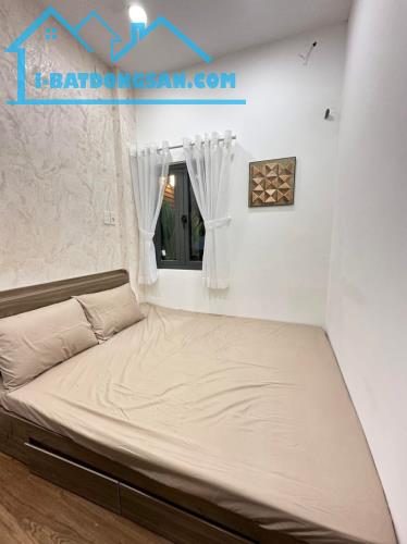 SIÊU PHẨM NHÀ ĐẸP - LÔ GÓC THOÁNG MÁT - CHỦ TẶNG NỘI THẤT XỊN - HXH NHỎ SÁT MẶT TIỀN - 2 T - 5