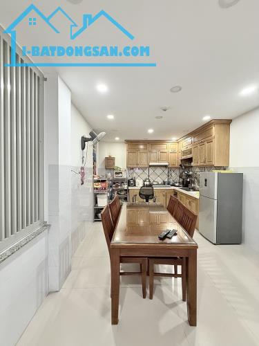 ĐƯỜNG 10M - 6 TẦNG - 6,5M x 23M - DÒNG TIỀN HƠN 1TỶ/NĂM - THANG MÁY - NGAY EMART - 4