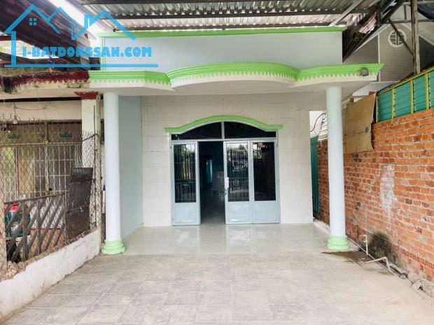 Bán nhà Cấp 4 Sổ Hồng Riêng xã Phước Hiệp, Củ Chi, DT 82m2