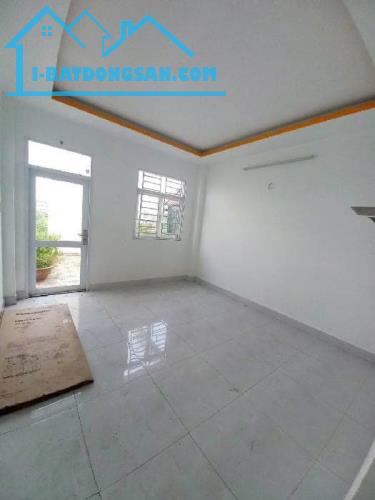 Nhà mặt tiền Bùi Văn Ba, Quận 7 – 96m², 1 trệt 2 lầu, sân xe hơi, chỉ 12.3 tỷ - 1